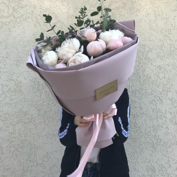 Букет ароматных пионов